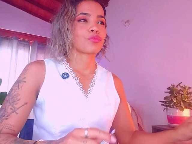 SashaKlein-xo live cam on BongaCams