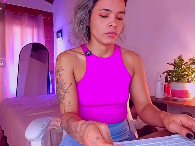 SashaKlein-xo live cam on BongaCams