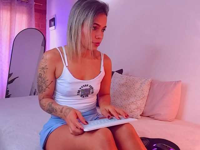 SashaKlein-xo live cam on BongaCams