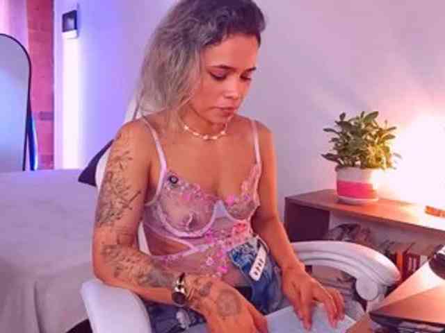 SashaKleinOF webcam