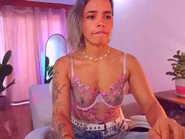 SashaKleinOF webcam