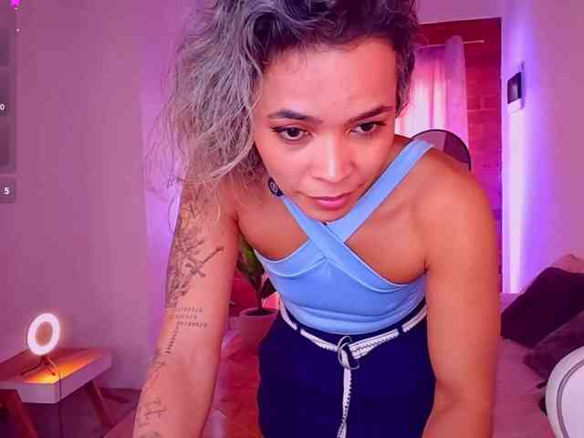 SashaKleinOF webcam