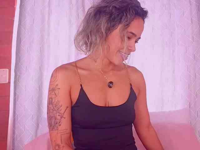 SashaKleinOF webcam