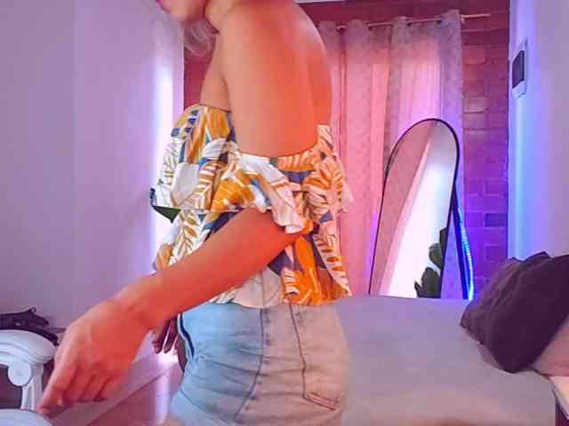 SashaKleinOF webcam