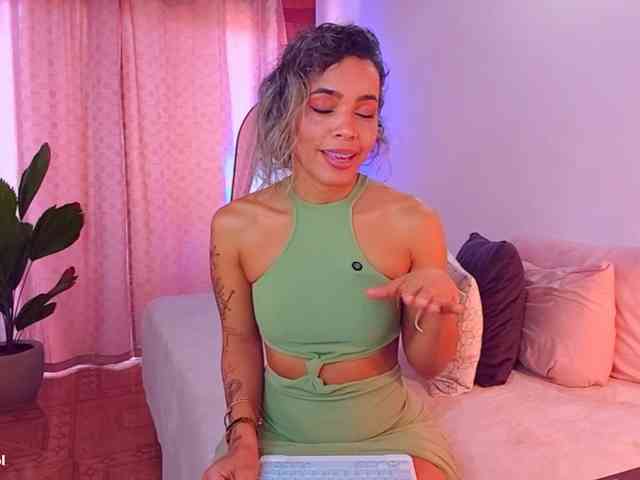 SashaKleinOF webcam