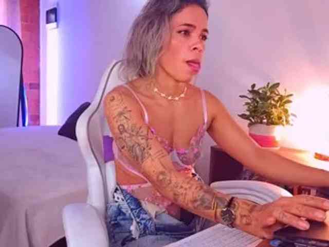 SashaKleinOF webcam