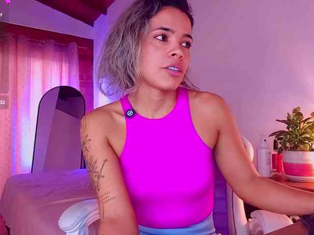SashaKleinOF webcam
