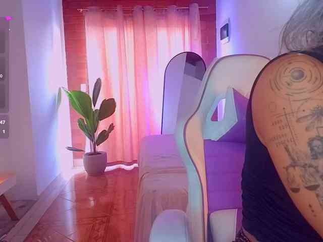 SashaKleinOF webcam