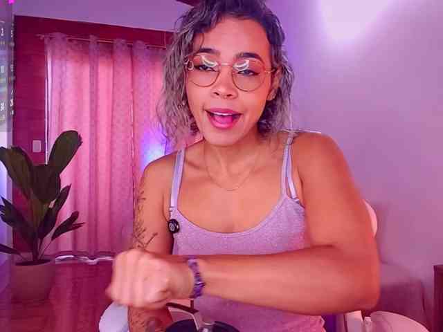 SashaKleinOF webcam