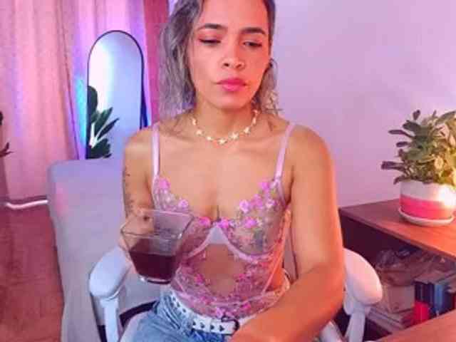 SashaKleinOF webcam