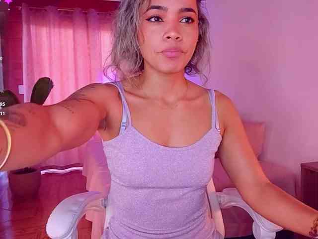 SashaKleinOF webcam