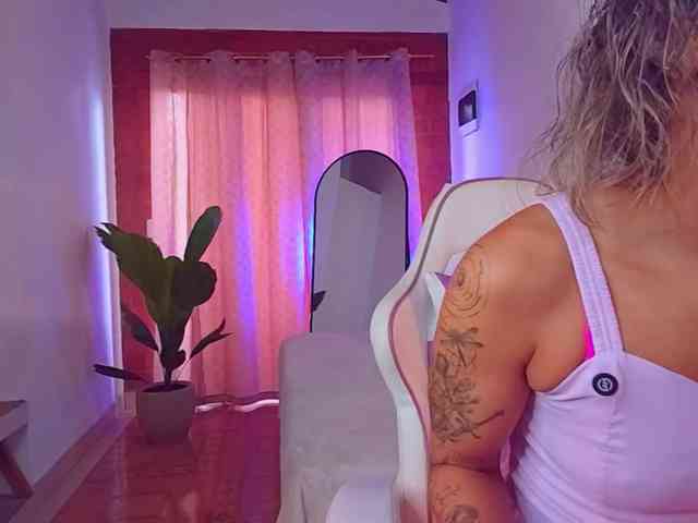 SashaKleinOF webcam
