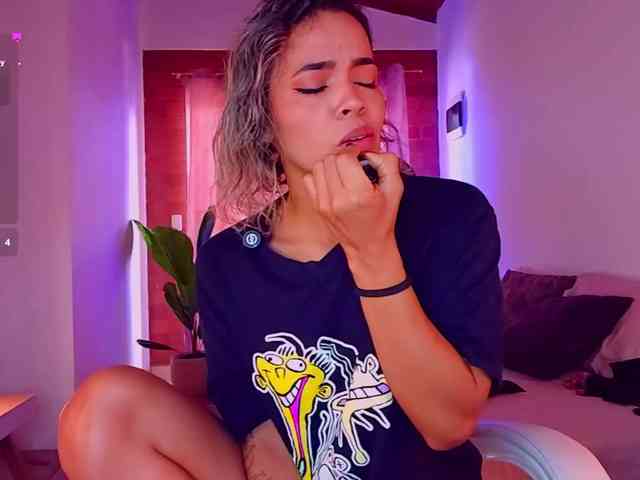 SashaKleinOF webcam