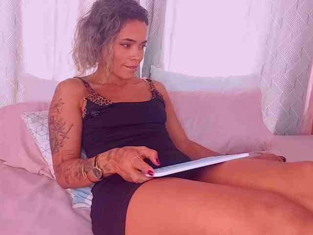 SashaKleinOF webcam