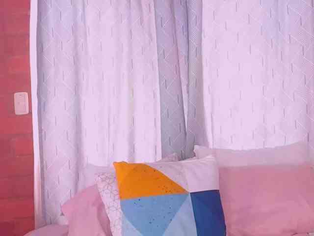 SashaKleinOF webcam
