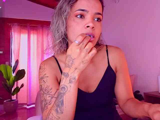 SashaKleinOF webcam