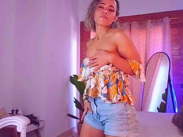 SashaKleinOF webcam