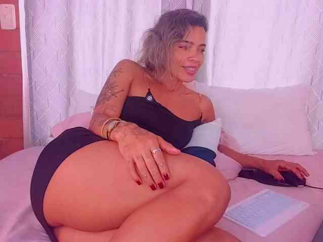 SashaKleinOF webcam