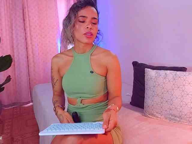SashaKleinOF webcam