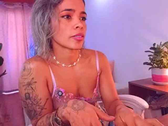 SashaKleinOF webcam