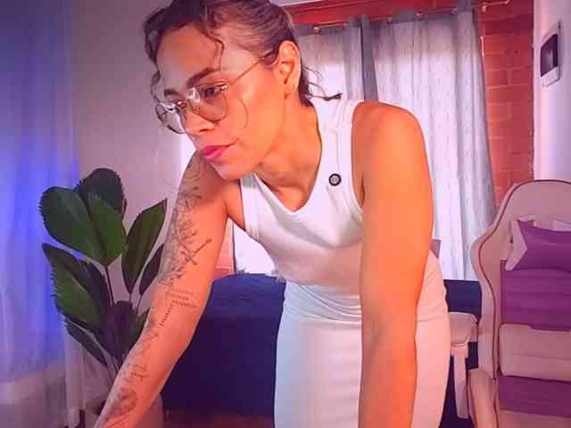 SashaKleinOF webcam