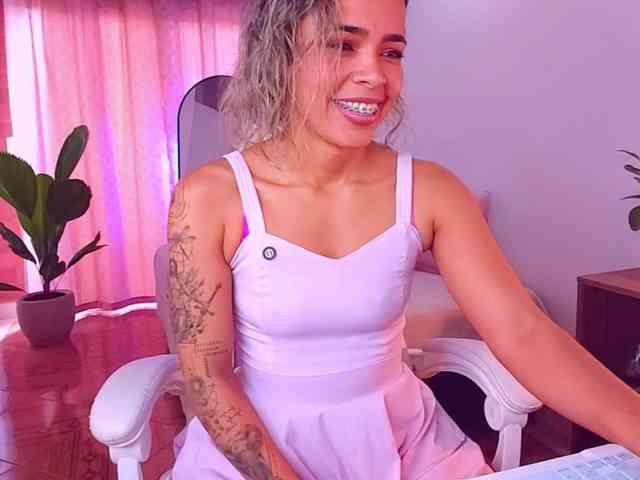 SashaKleinOF webcam