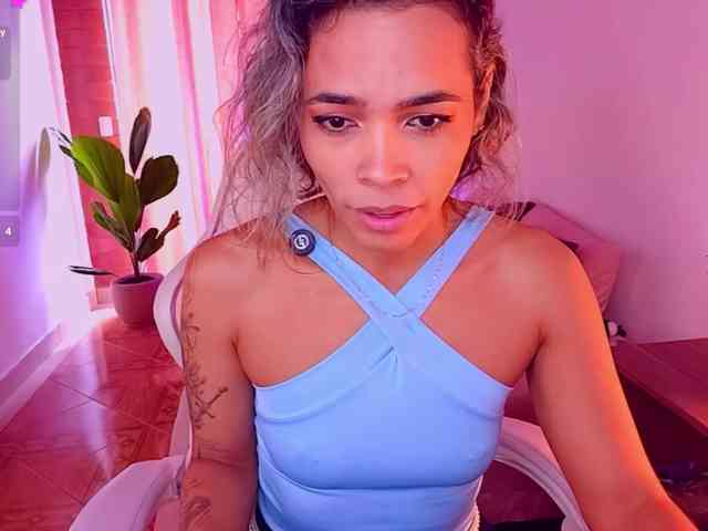 SashaKleinOF webcam
