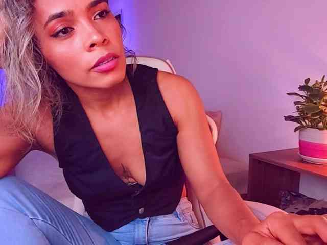 SashaKleinOF webcam