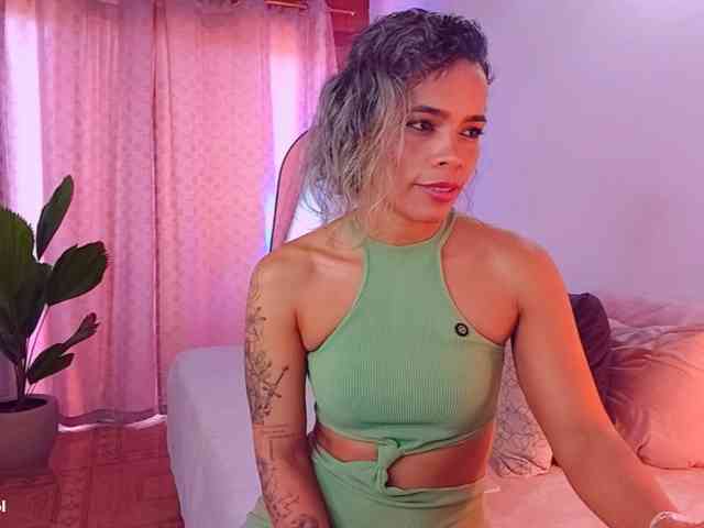 SashaKleinOF webcam