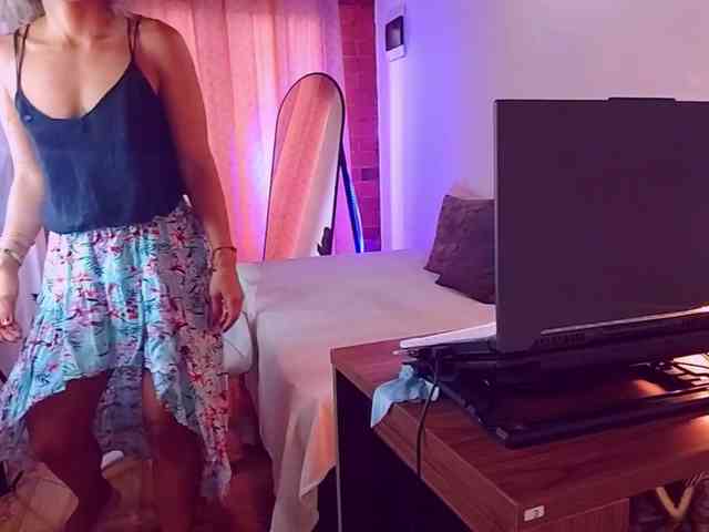 SashaKleinOF webcam
