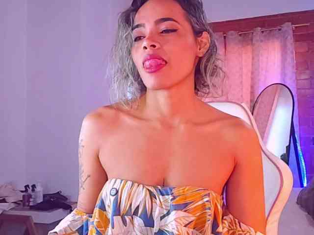 SashaKleinOF webcam