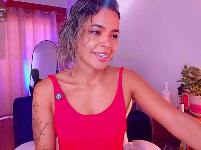 Modelo: SashaKleinOF