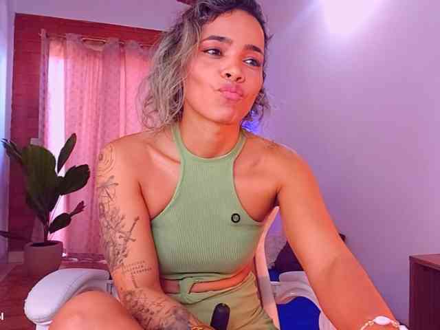 SashaKleinOF webcam