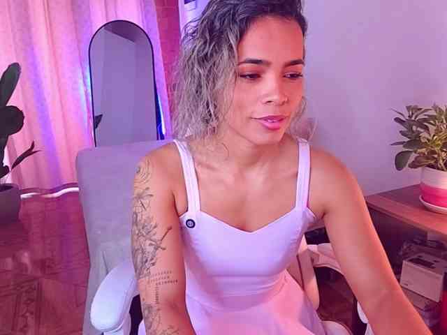 SashaKleinOF webcam