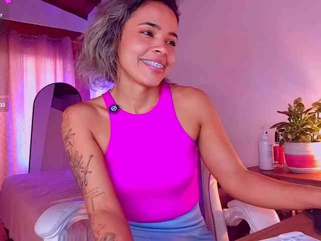 SashaKleinOF webcam