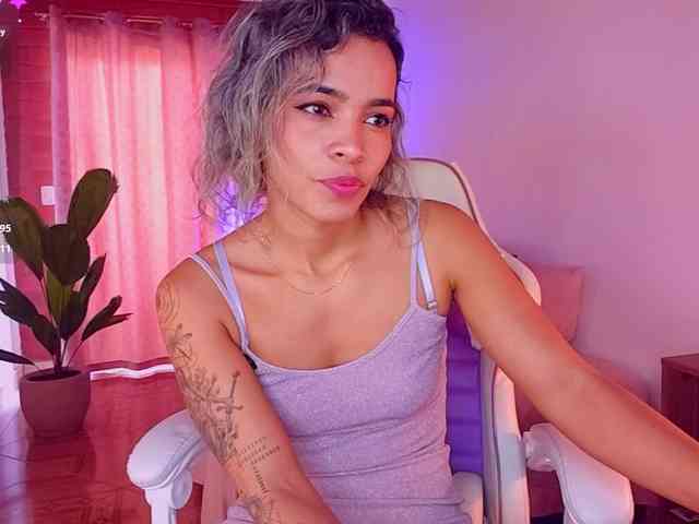 SashaKleinOF webcam