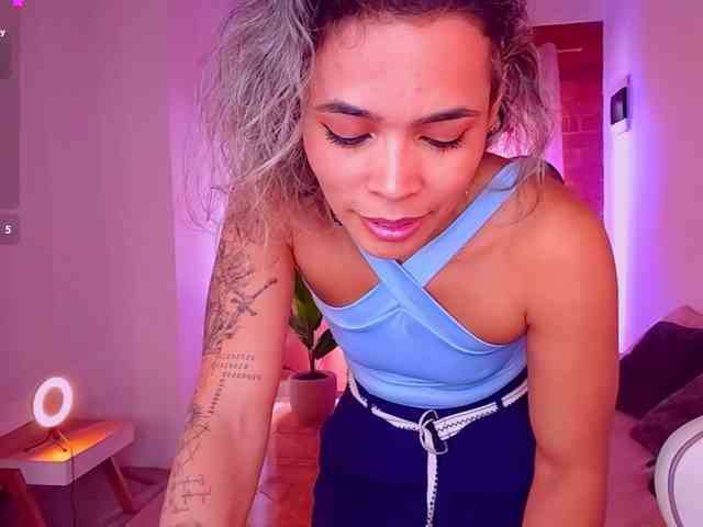 SashaKleinOF webcam