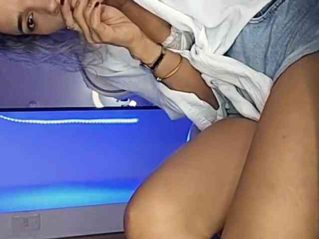 SashaKleinOF webcam