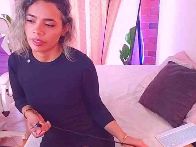 SashaKleinOF webcam