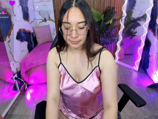 Nanni-tay live cam on BongaCams