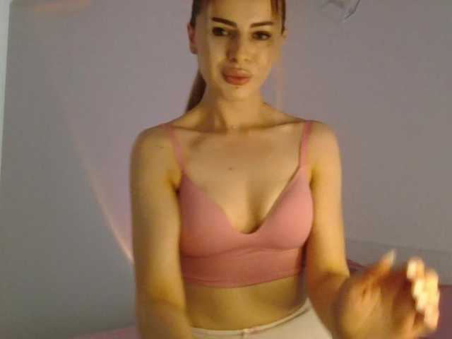 LinaAvery live cam on BongaCams