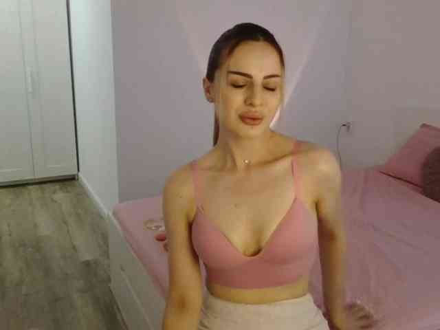 LinaAvery webcam