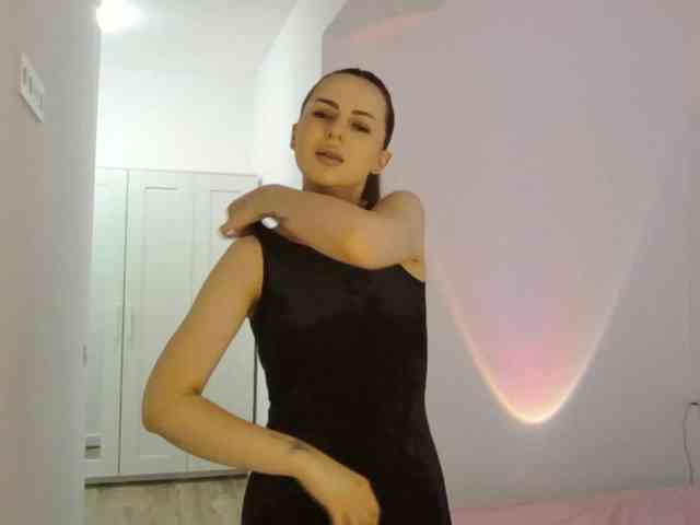 LinaAvery LinaAvery