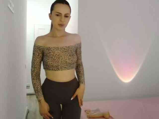 LinaAvery webcam