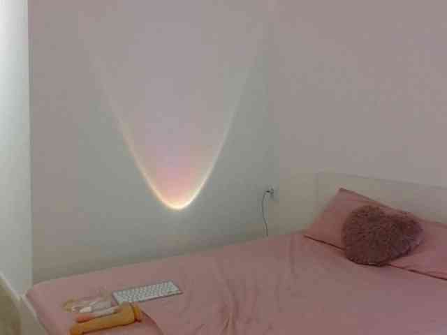 LinaAvery webcam