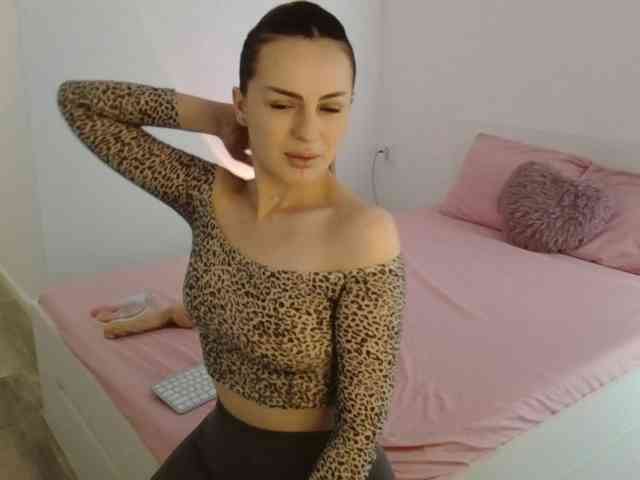 LinaAvery webcam