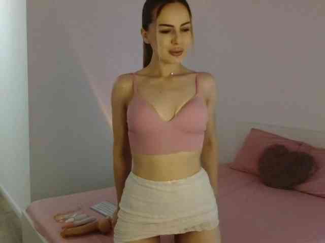 LinaAvery webcam