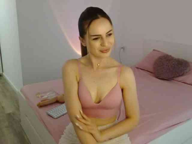 LinaAvery webcam