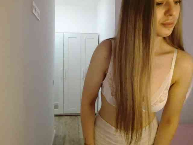 LinaAvery