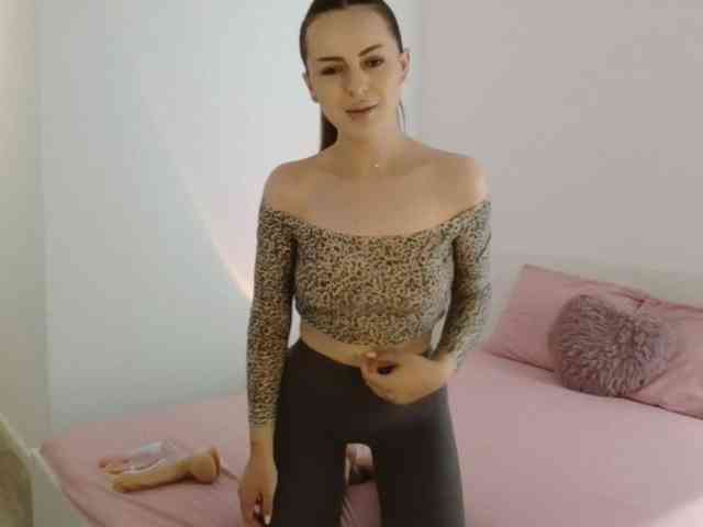 LinaAvery webcam